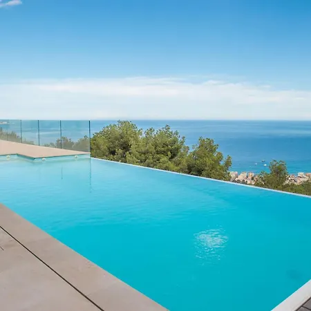 L Oasis Moderne Piscine Vue Vila
