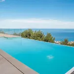 L Oasis Moderne Piscine Vue Вилла