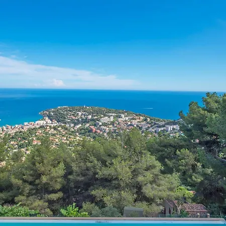 L Oasis Moderne Piscine Vue